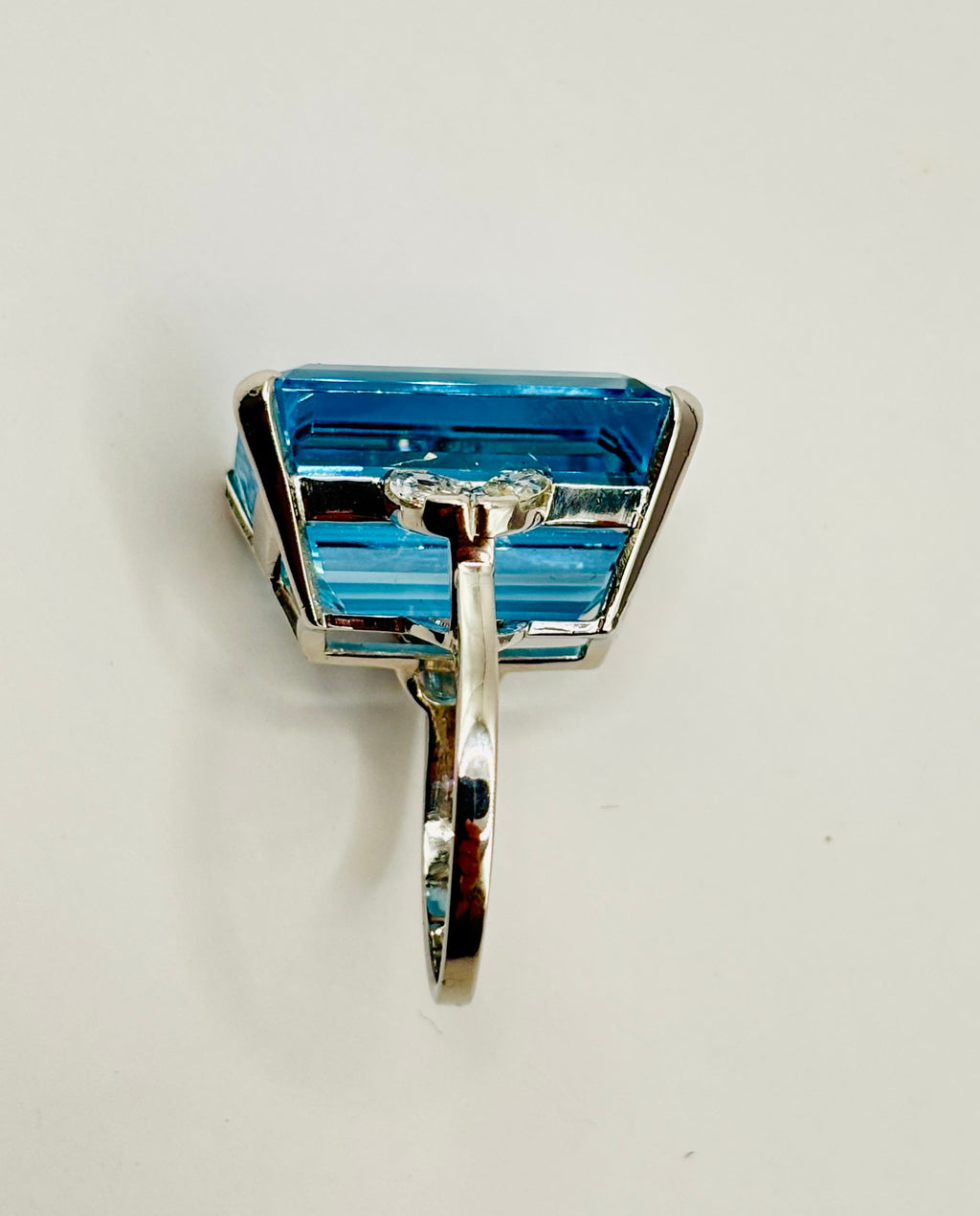 Impressive Large Aquamarine Cocktail Ring, 30 Carats, Art Deco style and 0.80 Marquise Diamonds in 18k White Gold