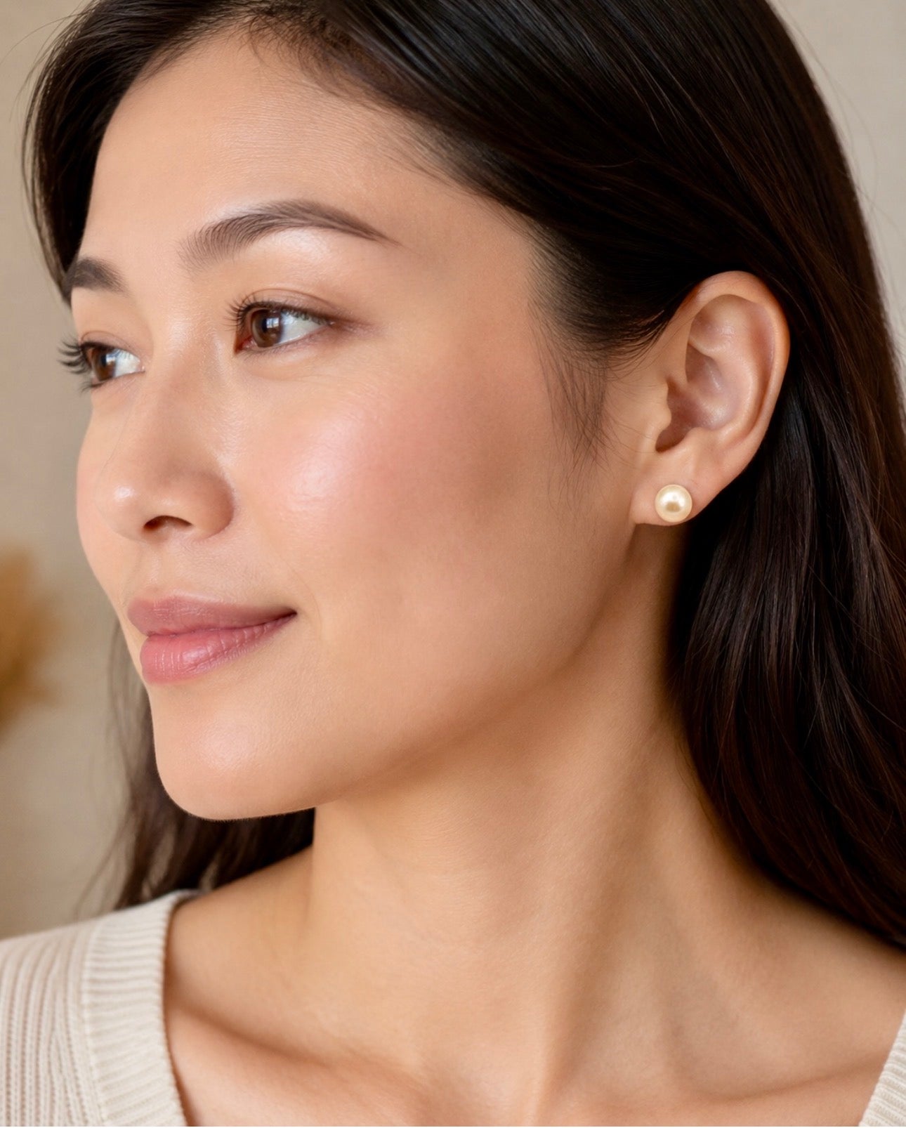 18K Gold 10mm Cultured White Pearl Stud Earrings  Cream & Rose Overtones