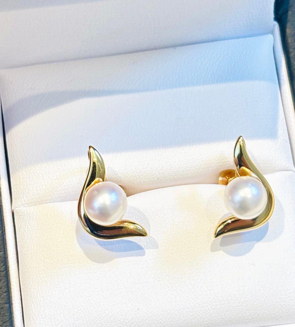 Vintage Mikimoto Akoya Pearl and 18 Karat Gold Sculptural Earrings, circa 1960s