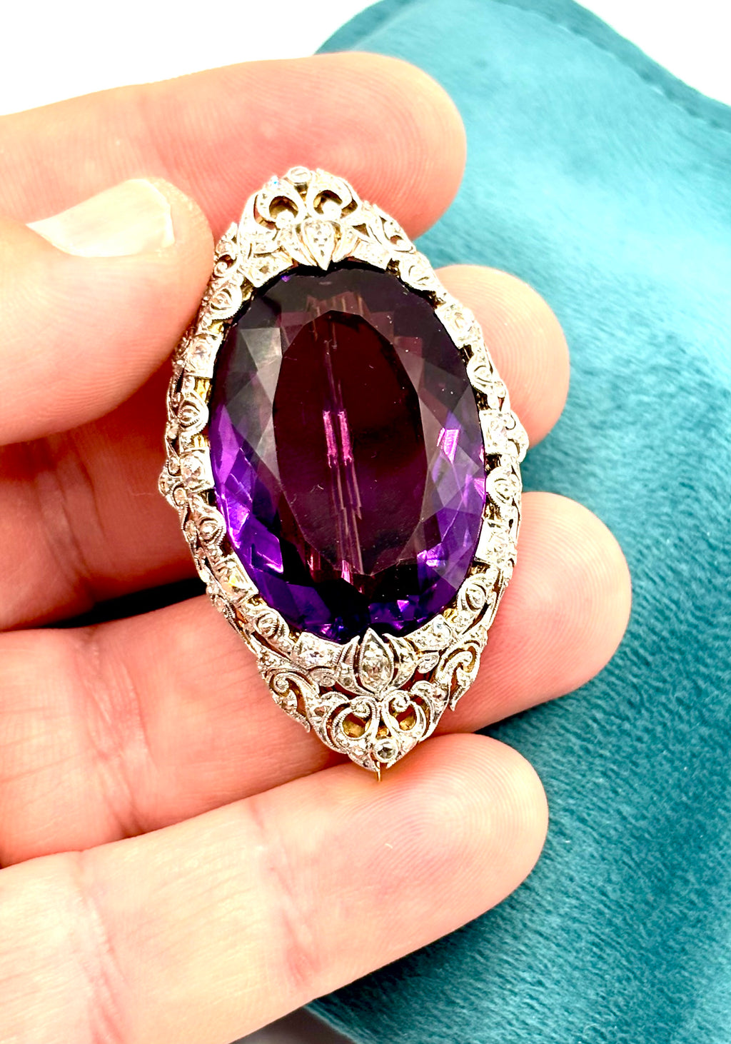 Edwardian Platinum-Topped Gold Convertible Brooch Pendant with Monumental Oval Amethyst and Old-Cut Diamonds, Circa 1900–1915