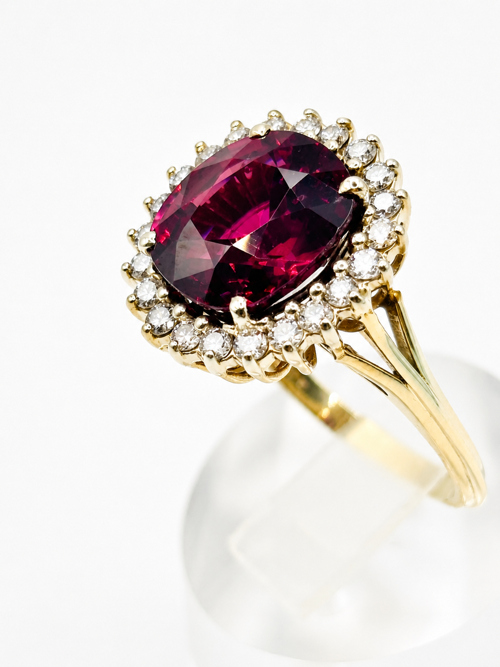 Exquisite Vintage Cocktail Ring 7.15 Carat Rhodolite Garnet with Diamonds in 18K Gold