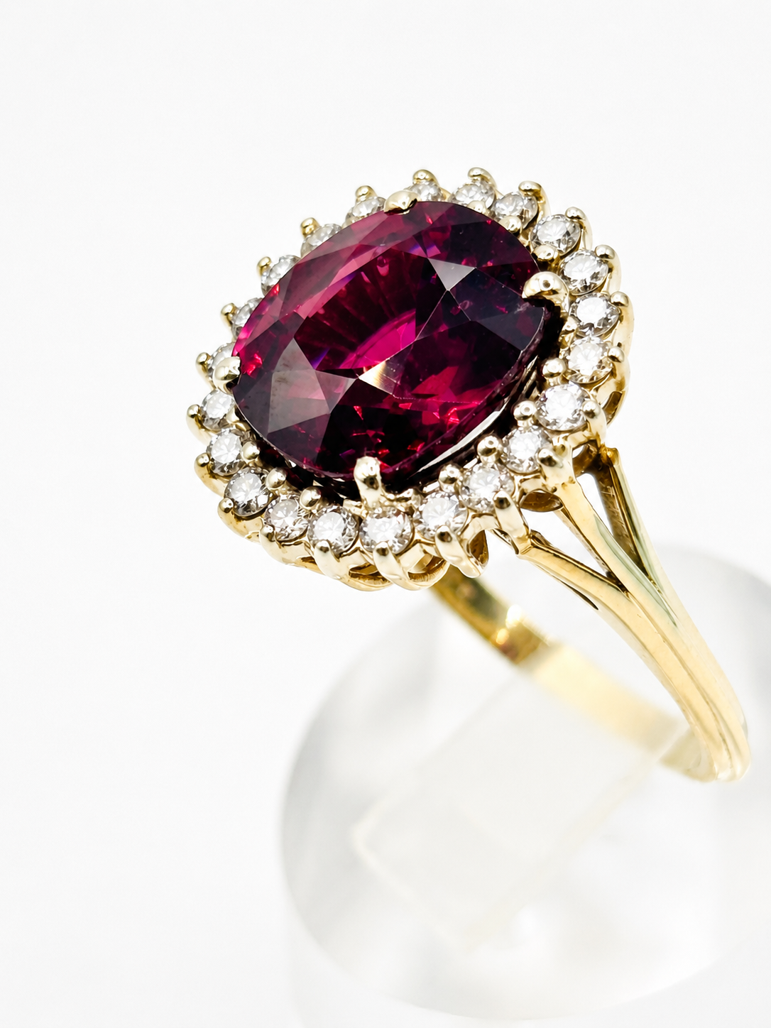Exquisite Vintage Cocktail Ring 7.15 Carat Rhodolite Garnet with Diamonds in 18K Gold