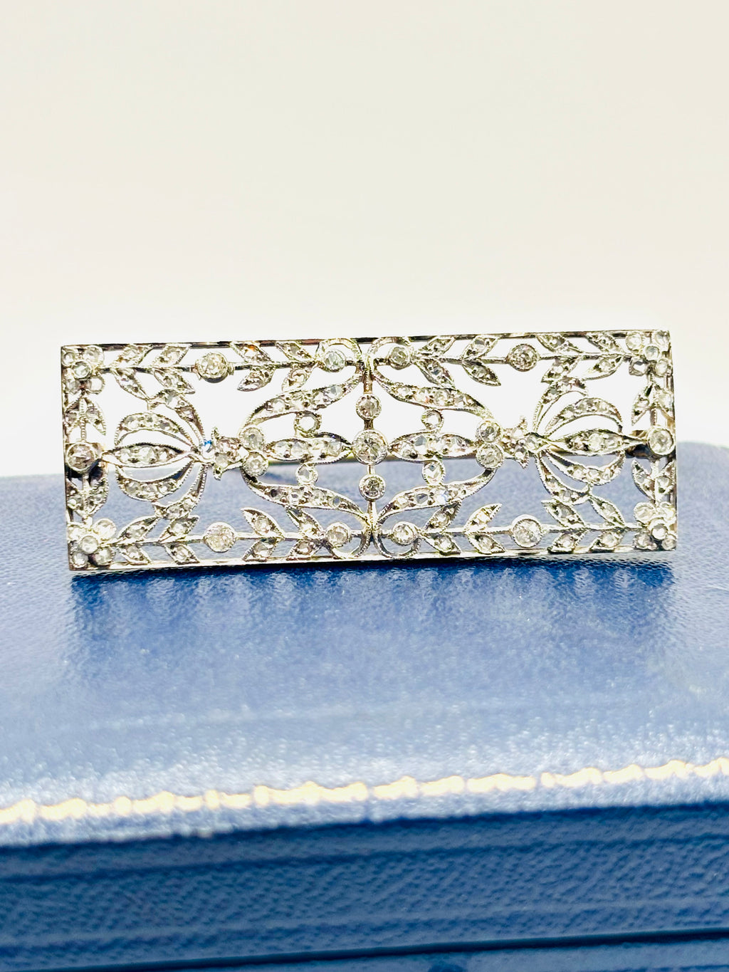 Early 20th-Century Old-Cut Diamond Platinum-Topped 14 Karat Gold Plaque Brooch