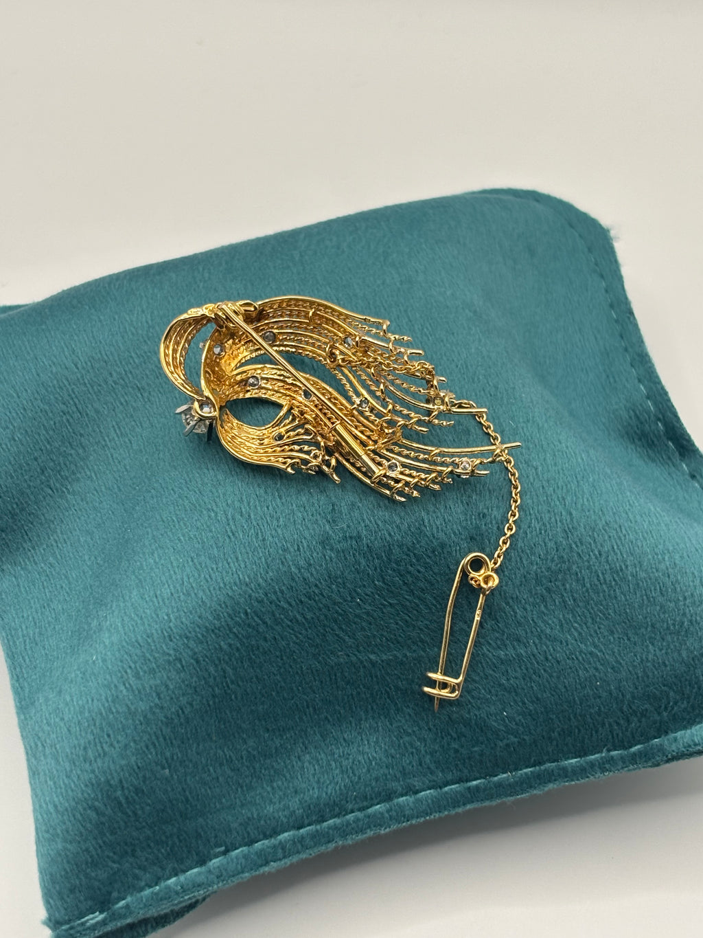 Diamond Platinum Brooch, 18 Karat Gold, Comet design, France circa 1950