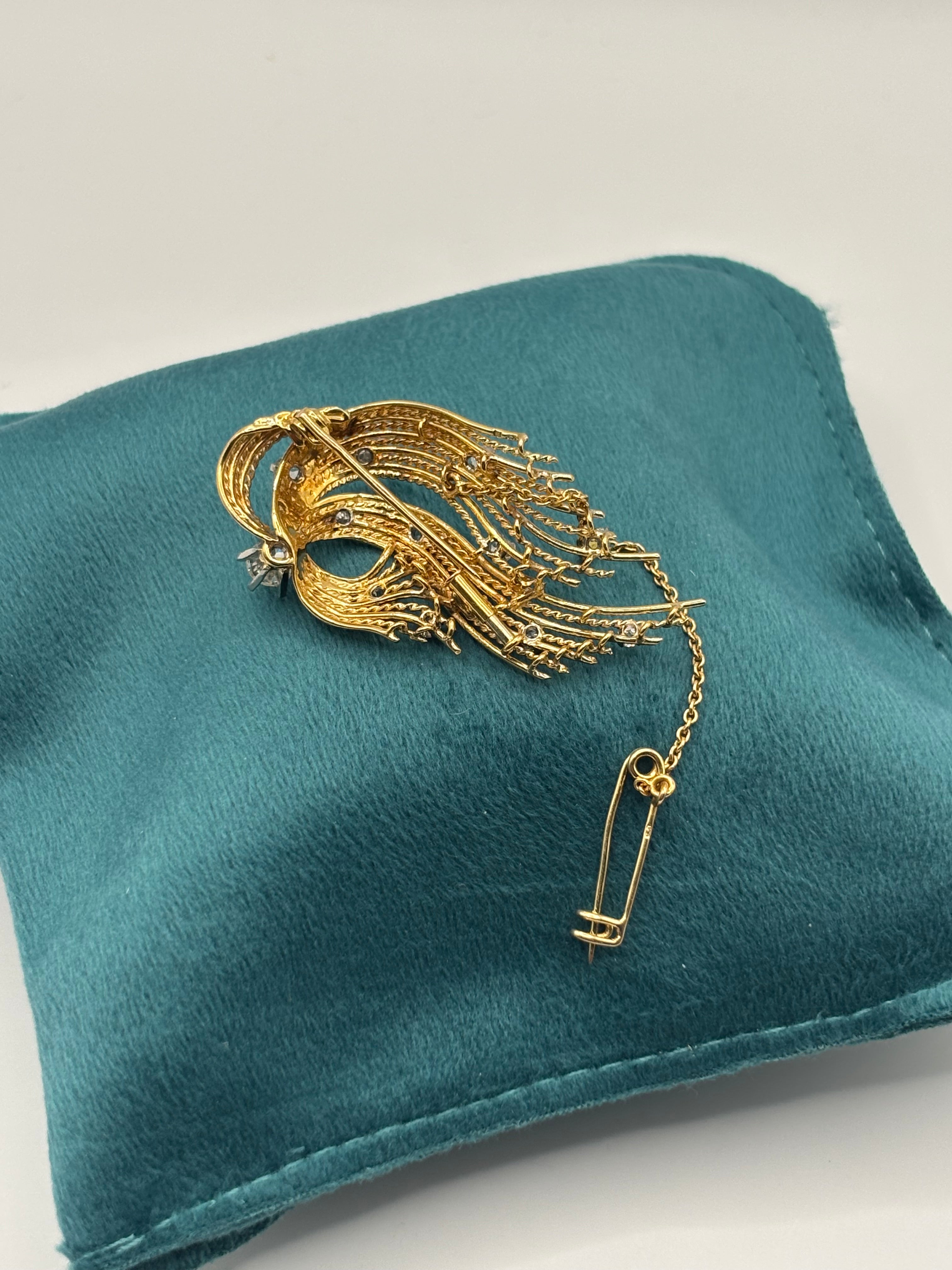 Diamond Platinum Brooch, 18 Karat Gold, Comet design, France circa 1950