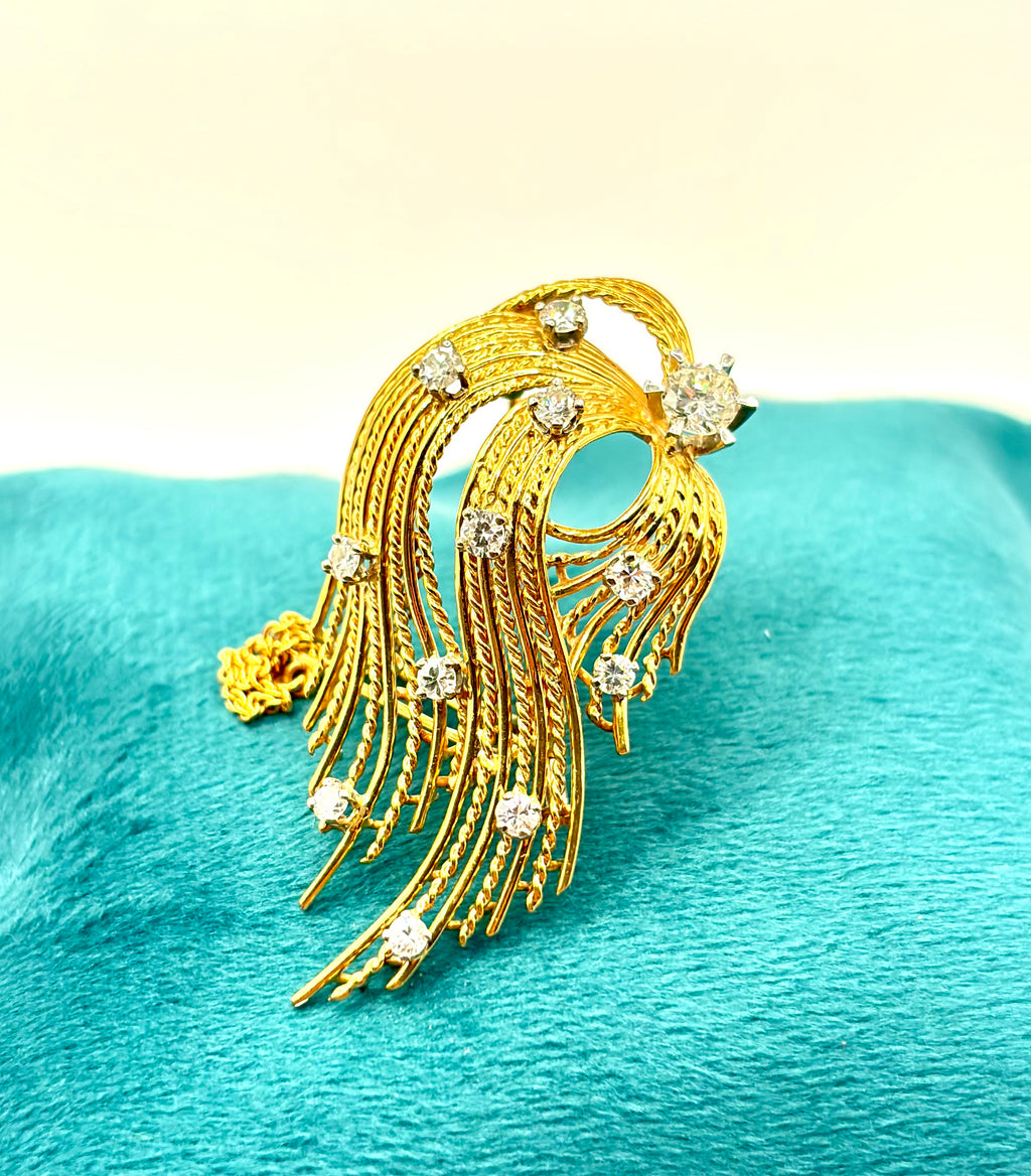 Diamond Platinum Brooch, 18 Karat Gold, Comet design, France circa 1950
