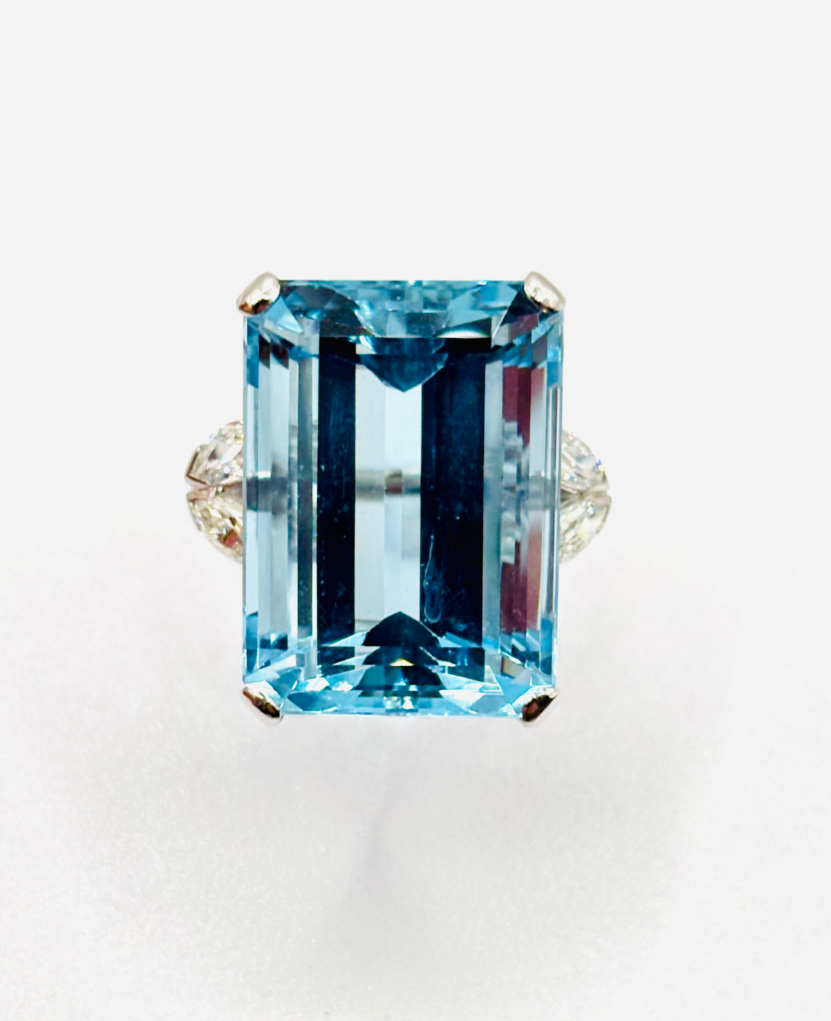 Impressive Large Aquamarine Cocktail Ring, 30 Carats, Art Deco style and 0.80 Marquise Diamonds in 18k White Gold