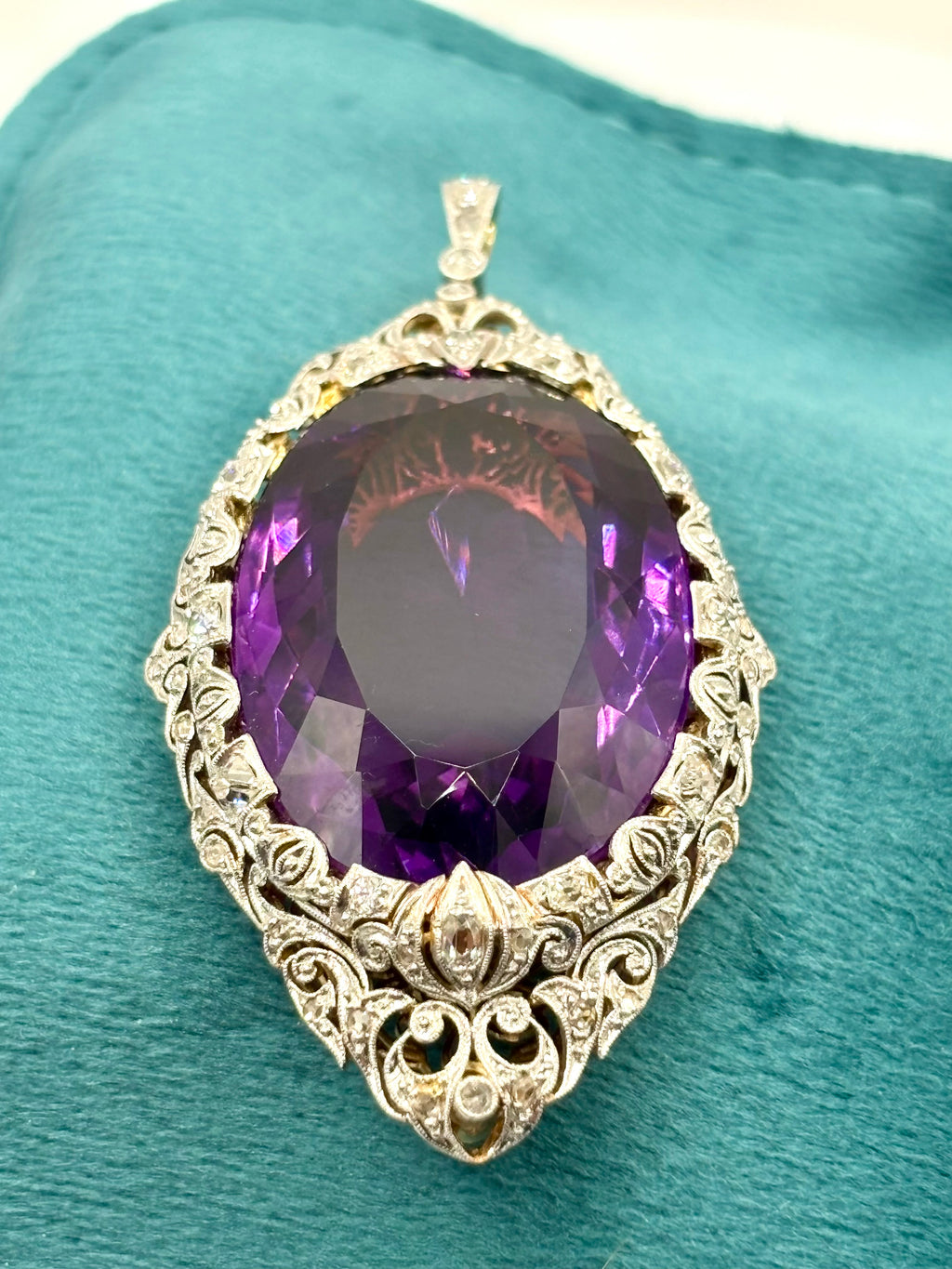 Edwardian Platinum-Topped Gold Convertible Brooch Pendant with Monumental Oval Amethyst and Old-Cut Diamonds, Circa 1900–1915
