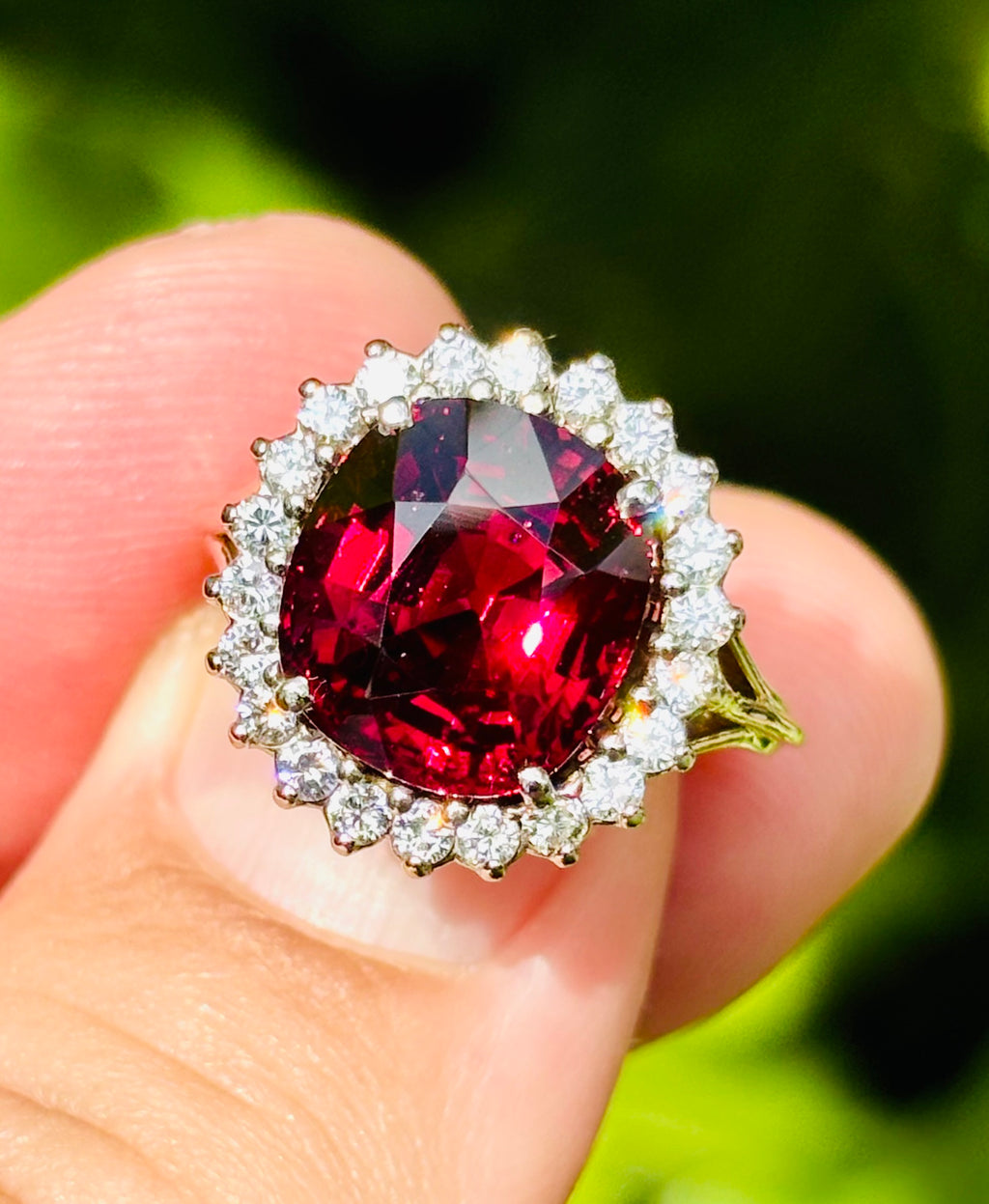 Exquisite Vintage Cocktail Ring 7.15 Carat Rhodolite Garnet with Diamonds in 18K Gold