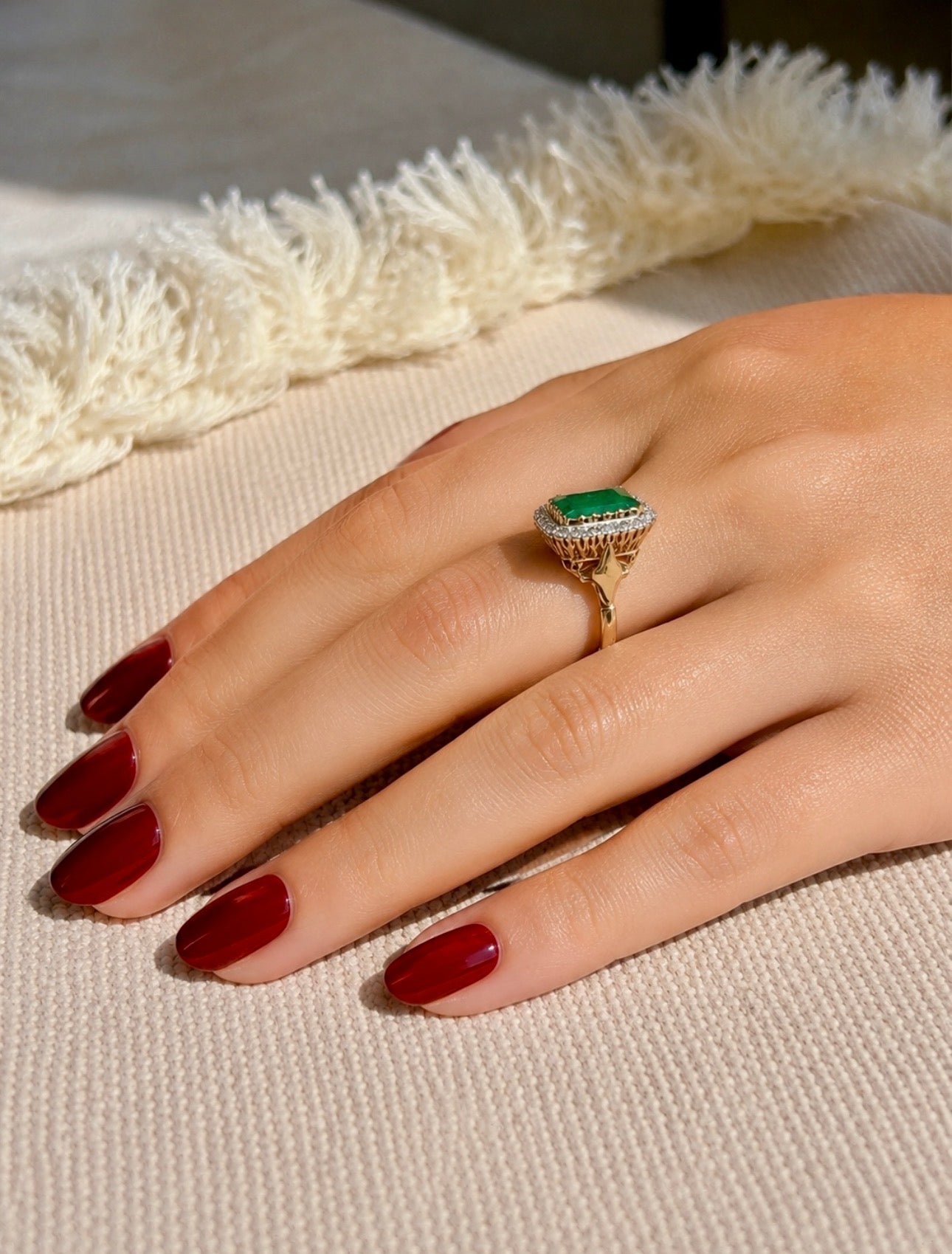Important 11 Carat Russian Emerald Vintage Diamond Ring 18ct Gold, London 1975