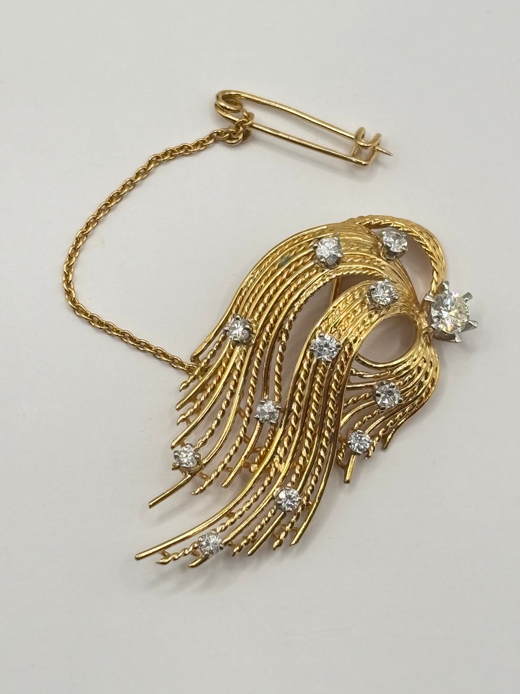 Diamond Platinum Brooch, 18 Karat Gold, Comet design, France circa 1950