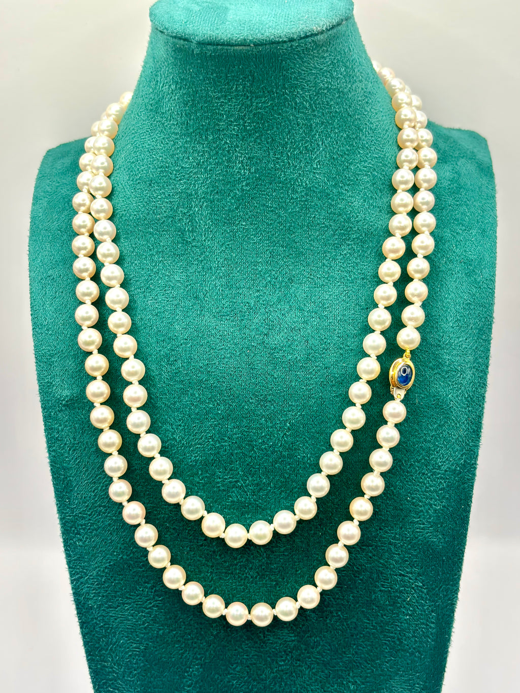 Long Japanese Akoya Cultured Pearl Opera Necklace, 18 Karat Gold Sapphire & Emerald Clasp, 98 cm