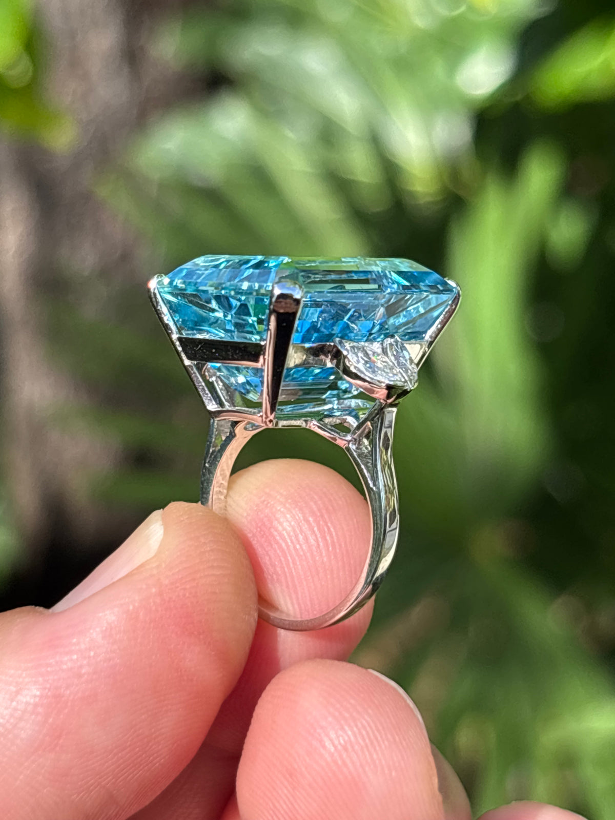 Impressive Large Aquamarine Cocktail Ring, 30 Carats, Art Deco style and 0.80 Marquise Diamonds in 18k White Gold