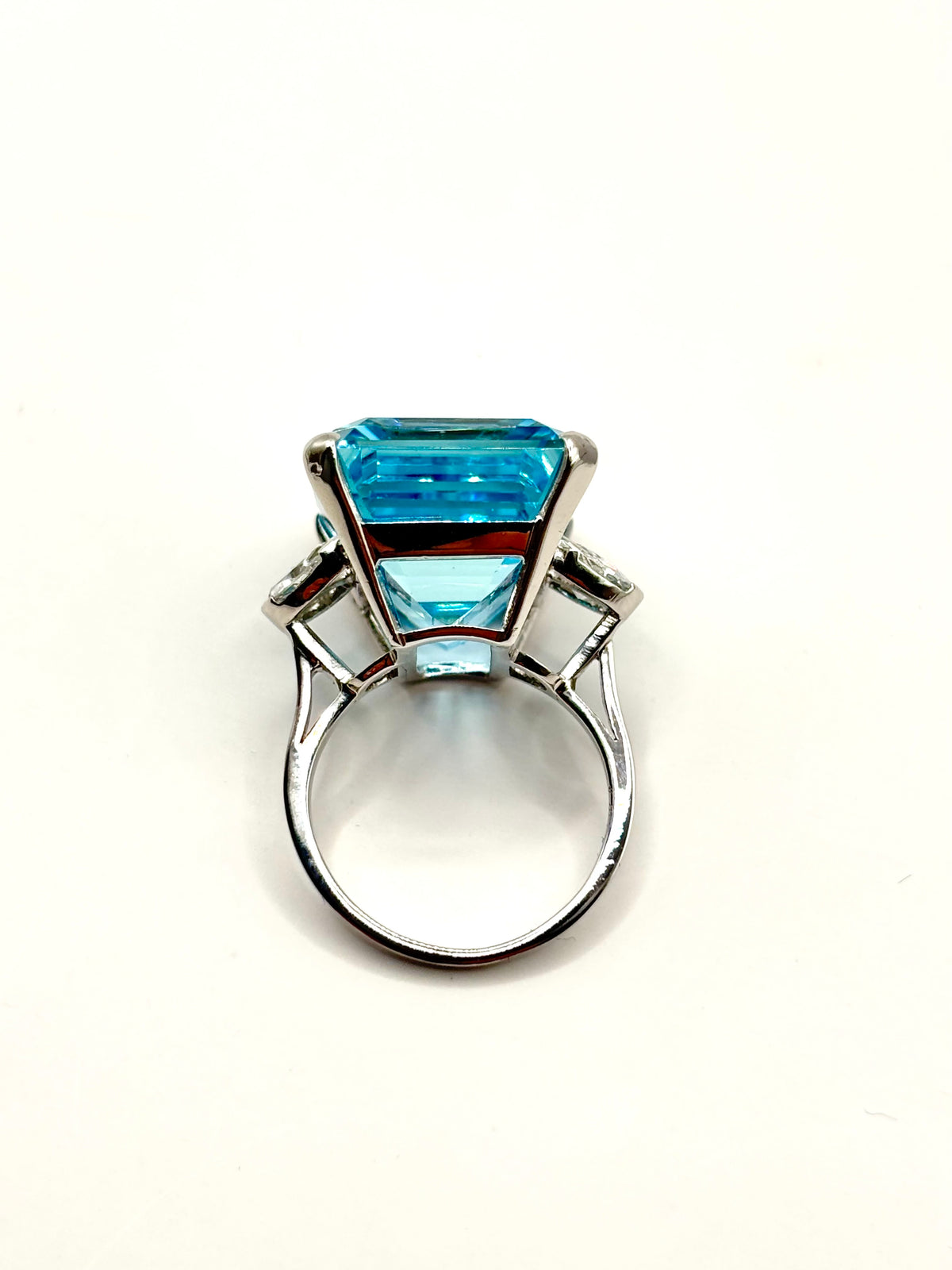 Impressive Large Aquamarine Cocktail Ring, 30 Carats, Art Deco style and 0.80 Marquise Diamonds in 18k White Gold