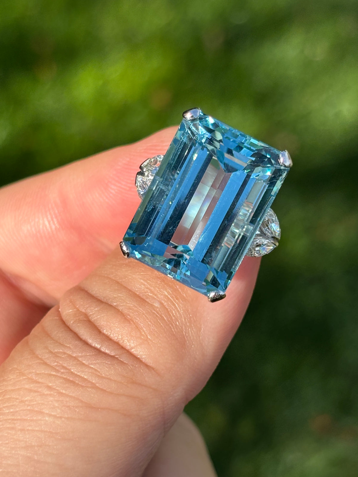 Impressive Large Aquamarine Cocktail Ring, 30 Carats, Art Deco style and 0.80 Marquise Diamonds in 18k White Gold