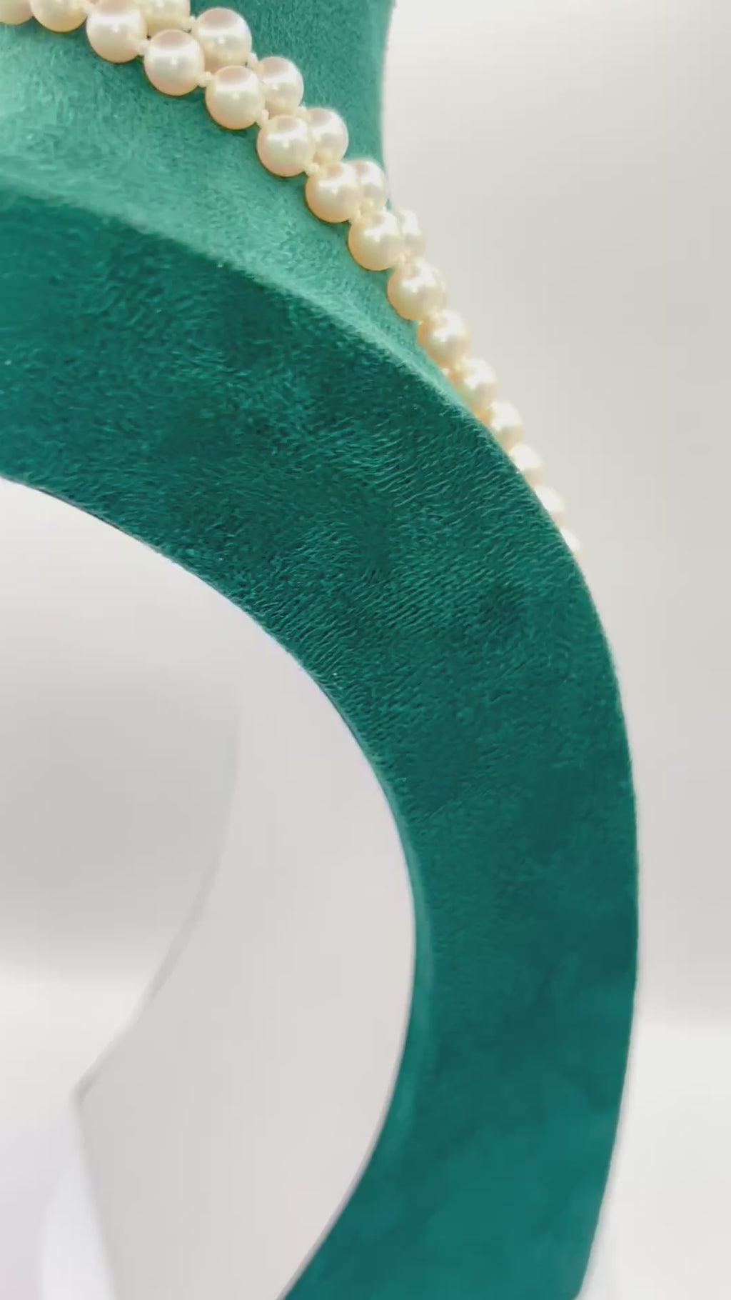 Long Japanese Akoya Cultured Pearl Opera Necklace, 18 Karat Gold Sapphire & Emerald Clasp, 98 cm