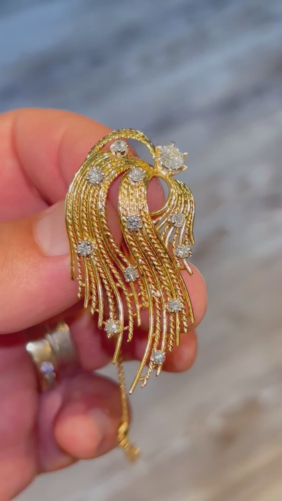Diamond Platinum Brooch, 18 Karat Gold, Comet design, France circa 1950